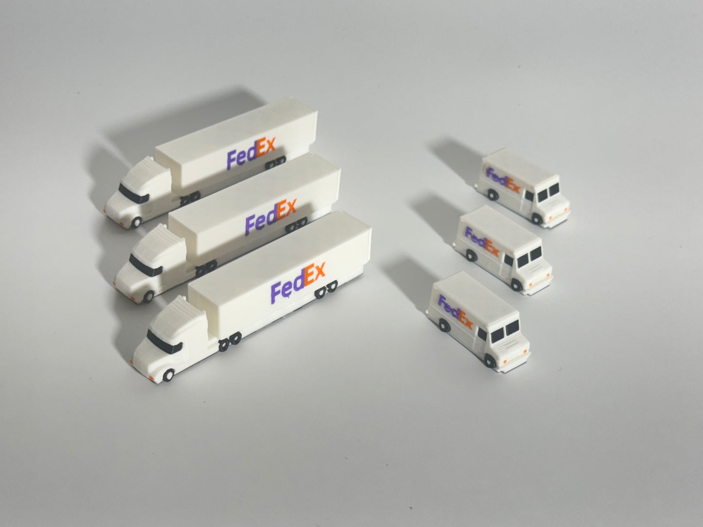 1:200 Scale FedEx Trucks