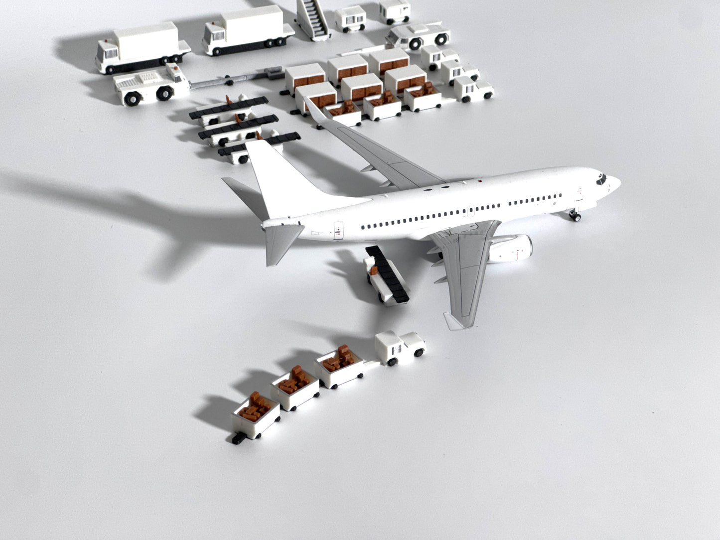 1:200 SCALE GENERIC GSE (ground support equipment) for Airplanes - 27 pieces. High Detail.