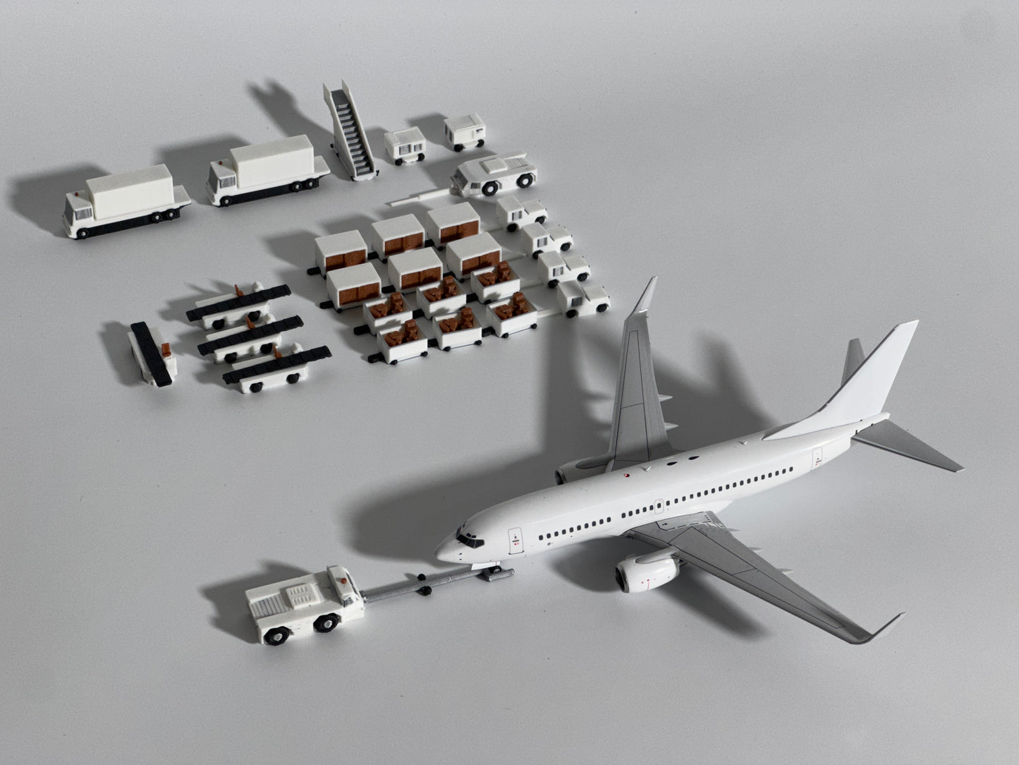 1:200 SCALE GENERIC GSE (ground support equipment) for Airplanes - 27 pieces. High Detail.
