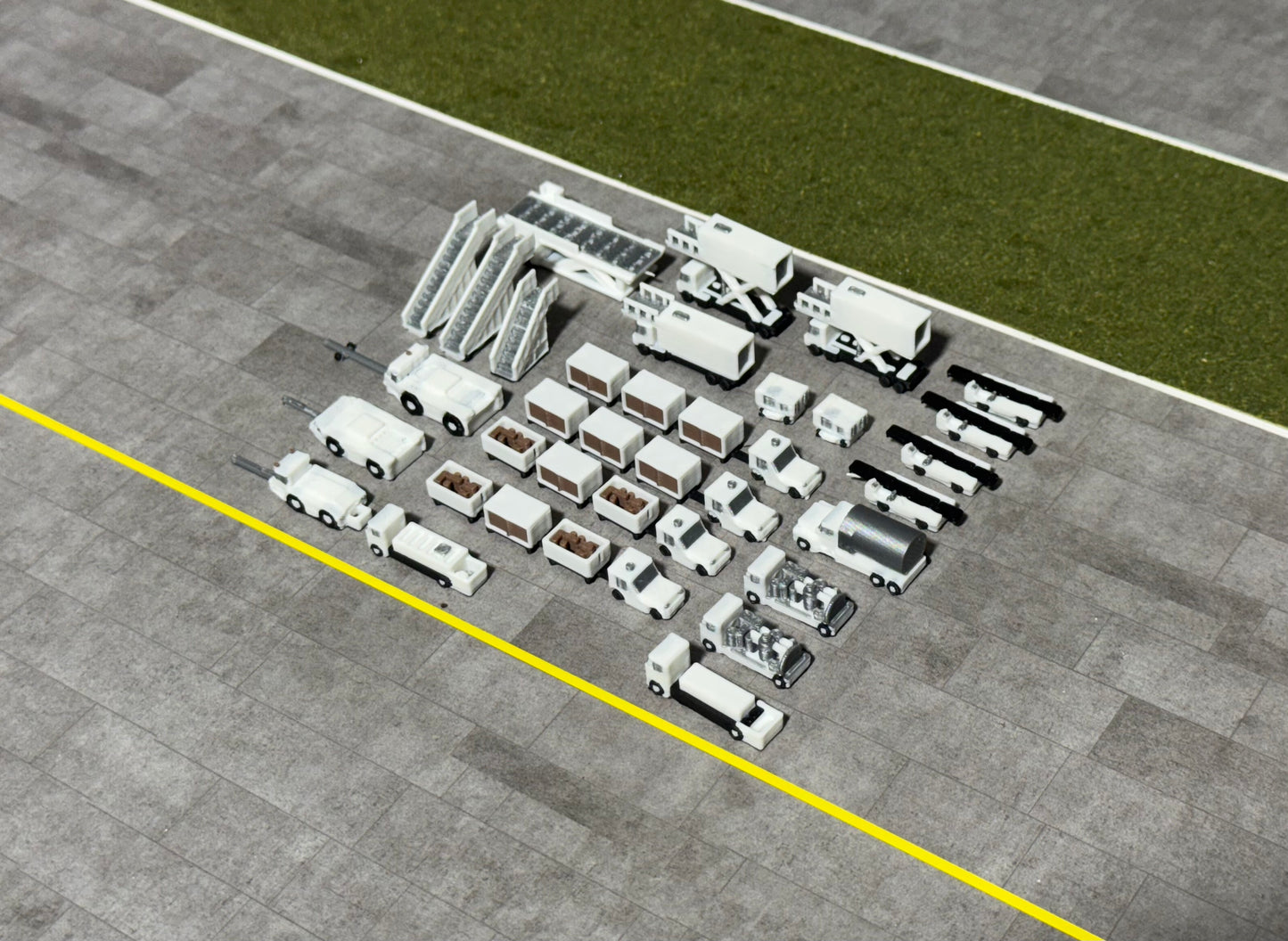 3 Set Bundle: BEST SELLING 1:400 Scale GENERIC GSE DELUXE- more vehicles + improved designs. Jetset Models Airport Accessories