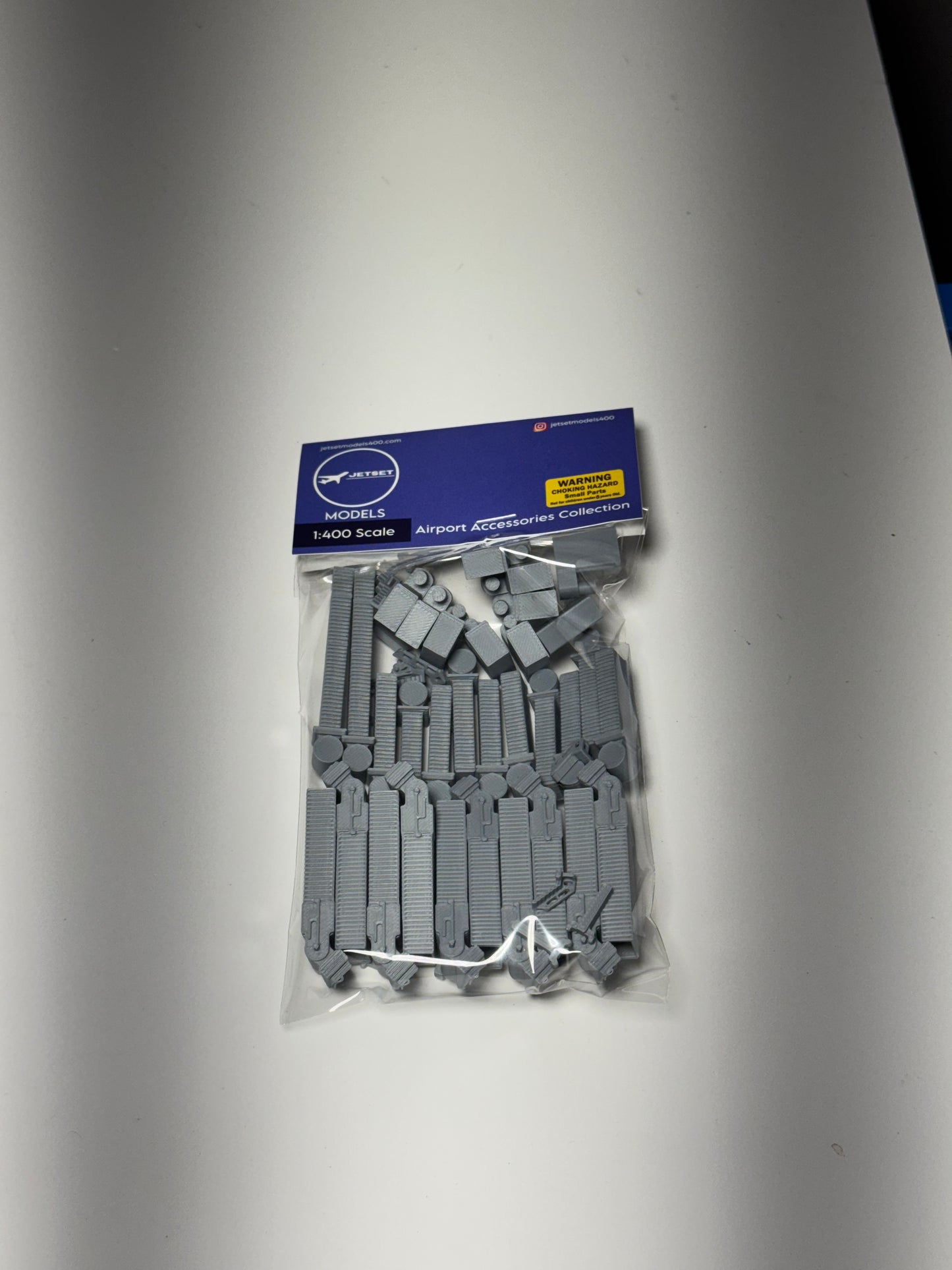 1:400 Scale 10x Jetways (Grey) Airport Accessories