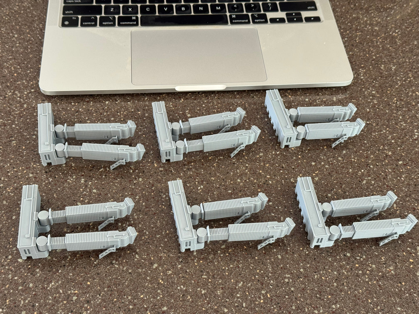 6x 2 Gate Wide-Body Airbridges Jetways Jet Bridges 1:400 Scale