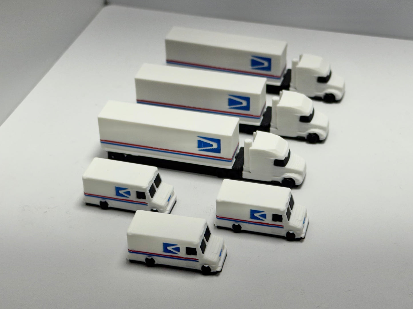 1:200 Scale Postal Service Trucks