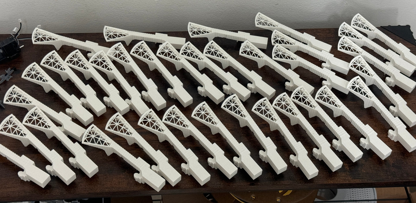 1:400 Scale JFK Overwing Jetbridges Set (x5) | Retro Jet Age Lattice Design | Vintage Terminal Accessory