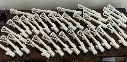 1:400 Scale JFK Overwing Jetbridges Set (x5) | Retro Jet Age Lattice Design | Vintage Terminal Accessory