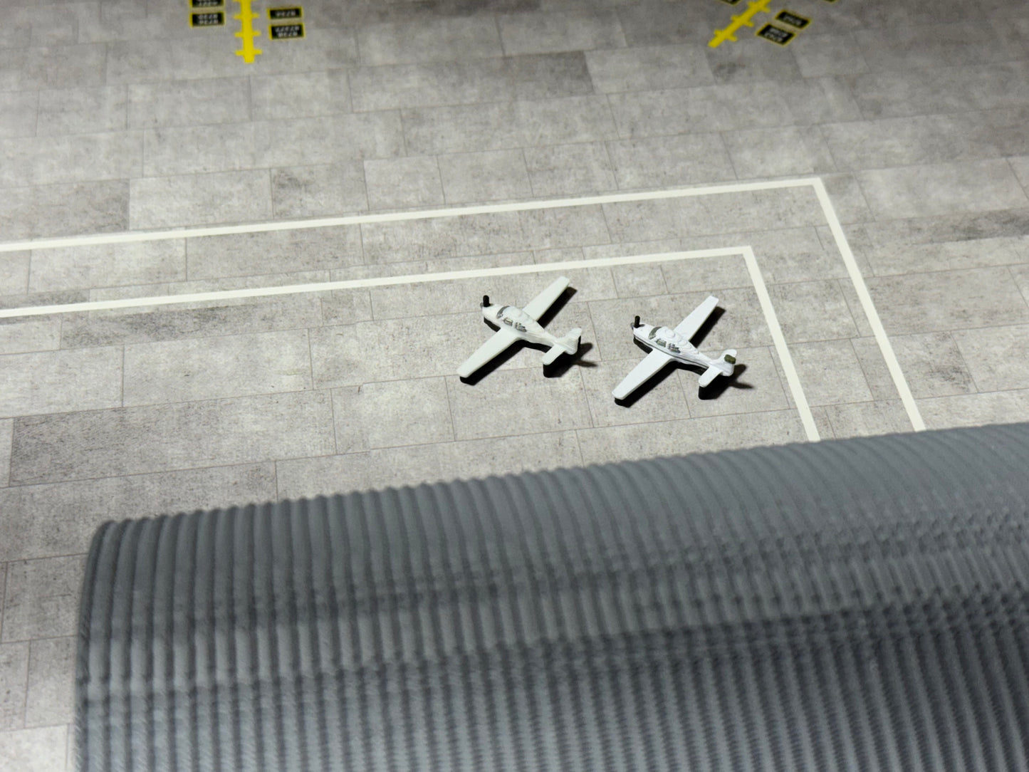 11x 1:400 Scale Miscellaneous General Aviation Aircraft (Cessnas, Cirrus, Beechcraft)