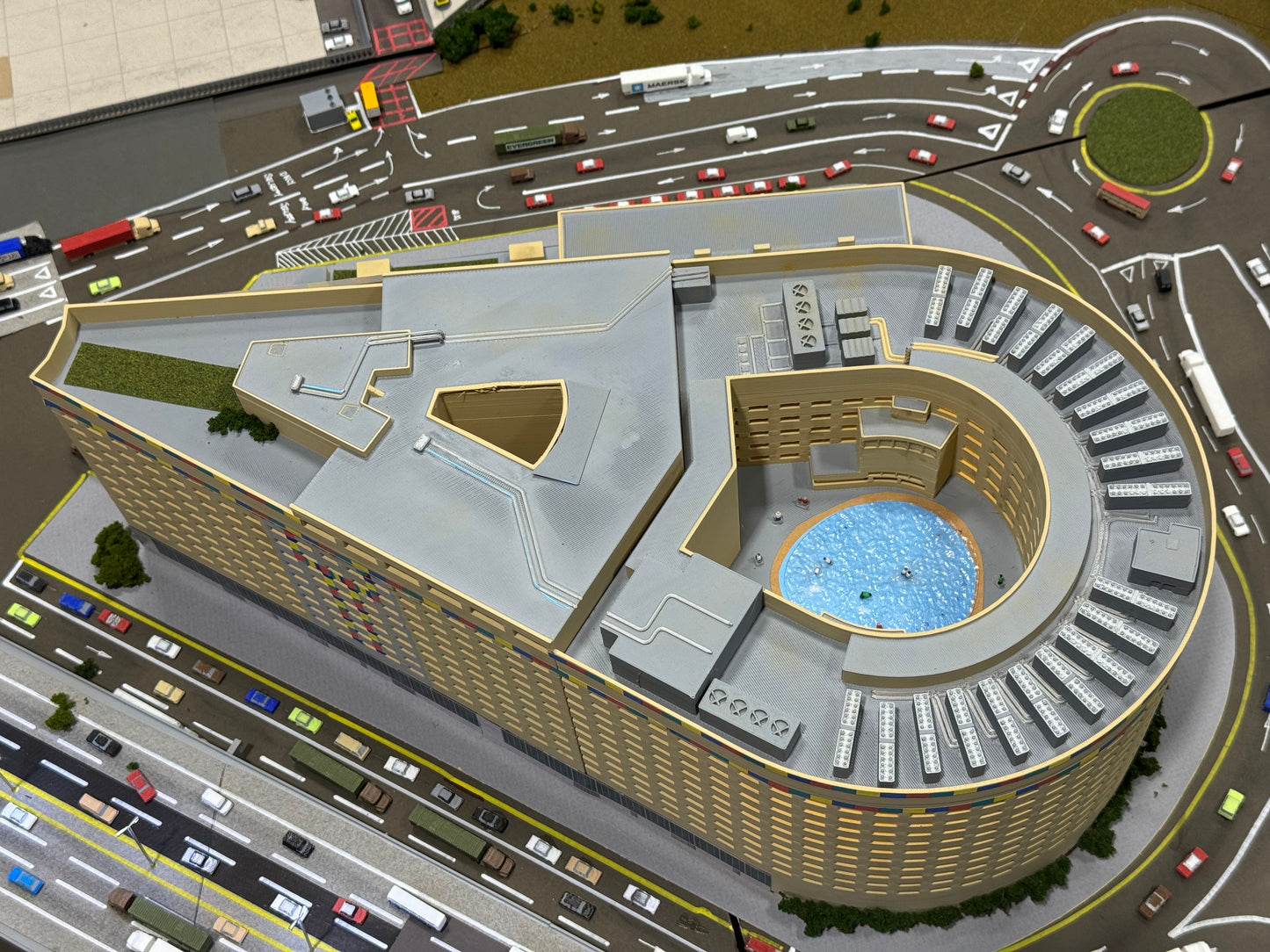1:400 Scale XXL HOTEL BUILDING Model Airport Accessory BLDG.