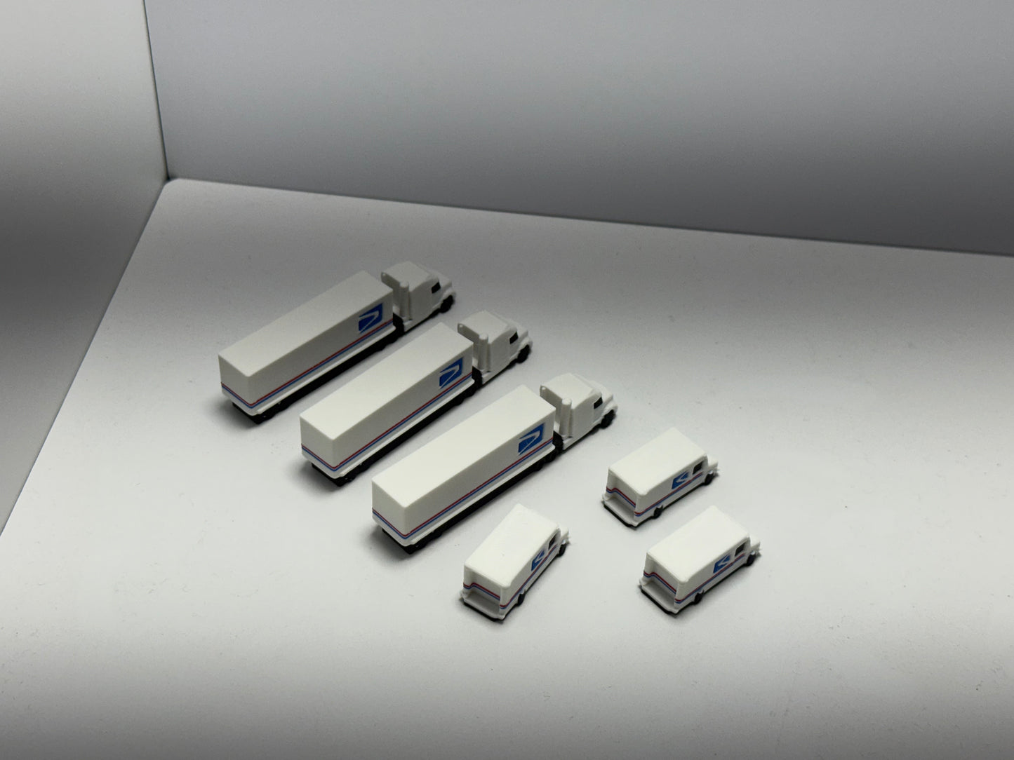1:200 Scale Postal Service Trucks
