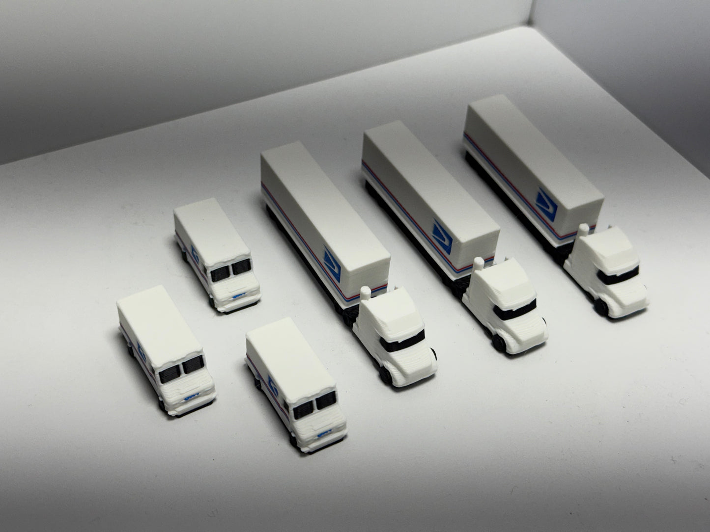 1:200 Scale Postal Service Trucks