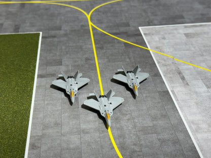 Jetset Models 1:400 Scale x3 F-22 Fighter Jets With Gold Canopy