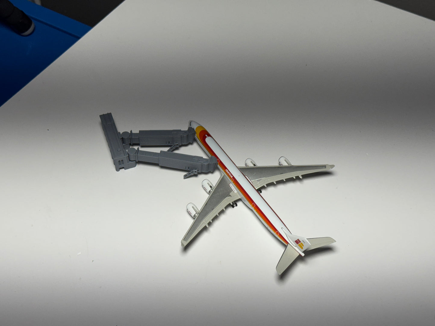 6x 2 Gate Wide-Body Airbridges Jetways Jet Bridges 1:400 Scale