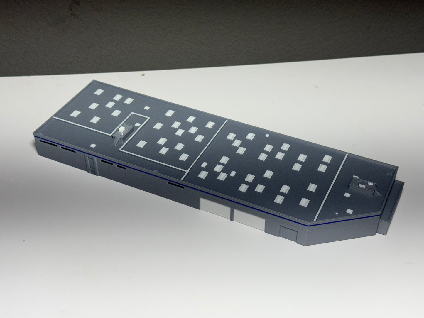 1:400 Scale Grey Cargo Support Building | Freight Ramp Diorama Accessory