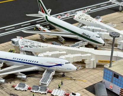 1:400 Scale JFK Overwing Jetbridges Set (x5) | Retro Jet Age Lattice Design | Vintage Terminal Accessory