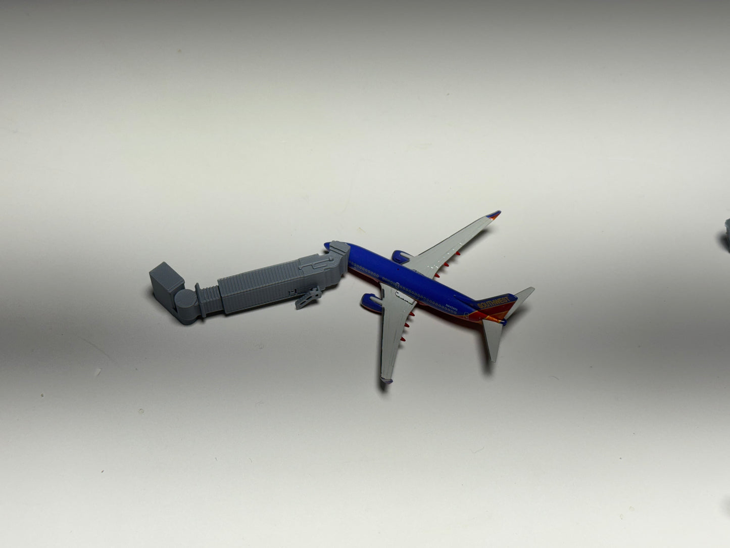 1:400 Scale 10x Jetways (Choose White or Grey) Airport Accessories