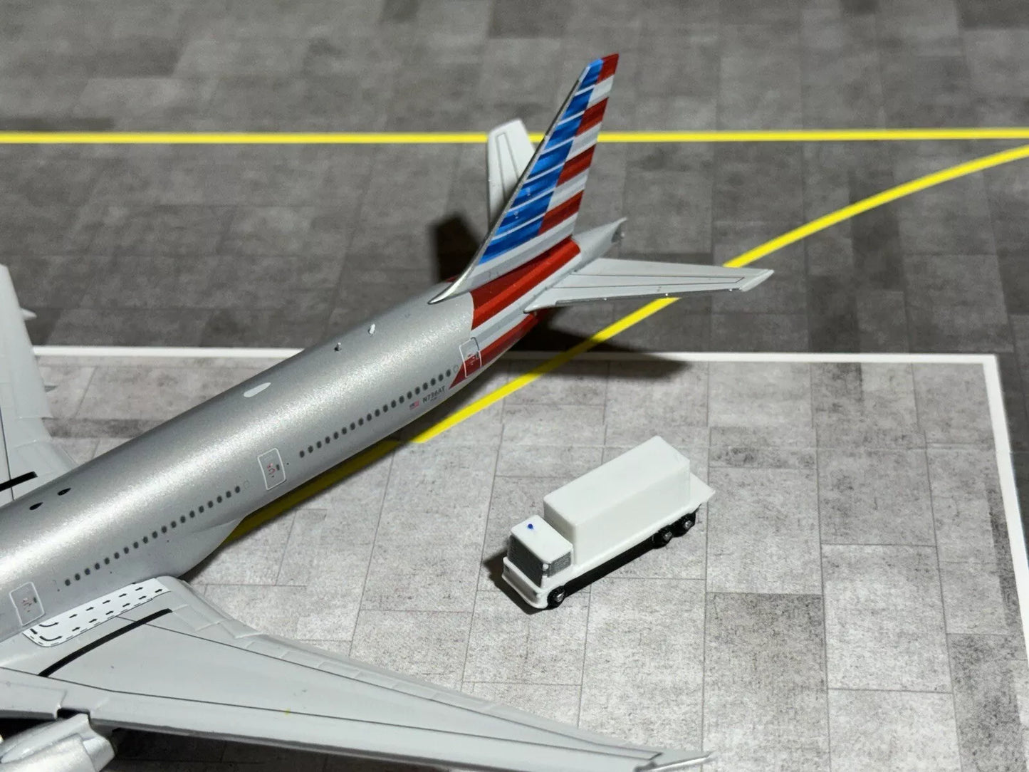 Jetset Models 1:400 -American Airlines- GSE C/W Gemini Jets, NG Models, Etc.