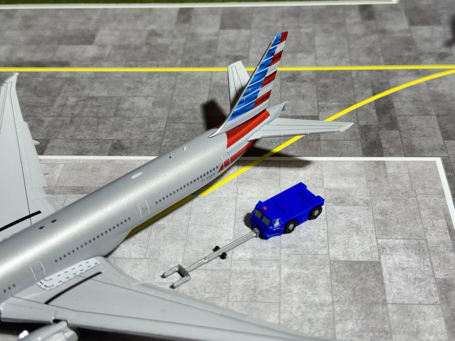 Jetset Models 1:400 -American Airlines- GSE C/W Gemini Jets, NG Models, Etc.